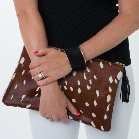 Handmade Brazilian Cowhide Brass Cuff Bracelet - Picture 2 of 3